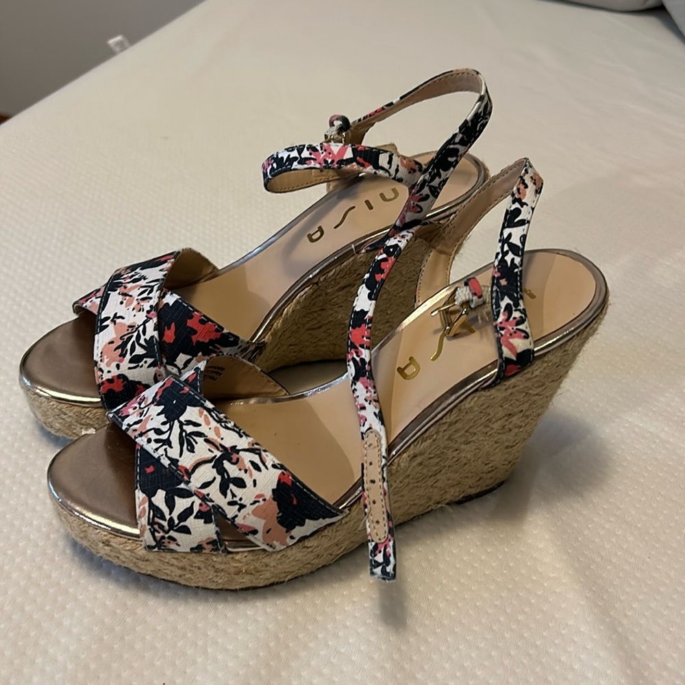 Unisa wedge sandals floral
